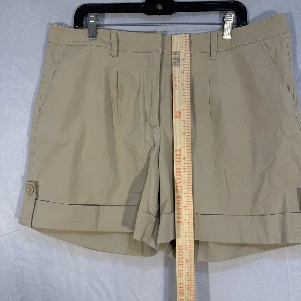 Talbots Women's Safari Shorts Beige 16 Stretch Cuffed Buttons Flat Front Summer‎